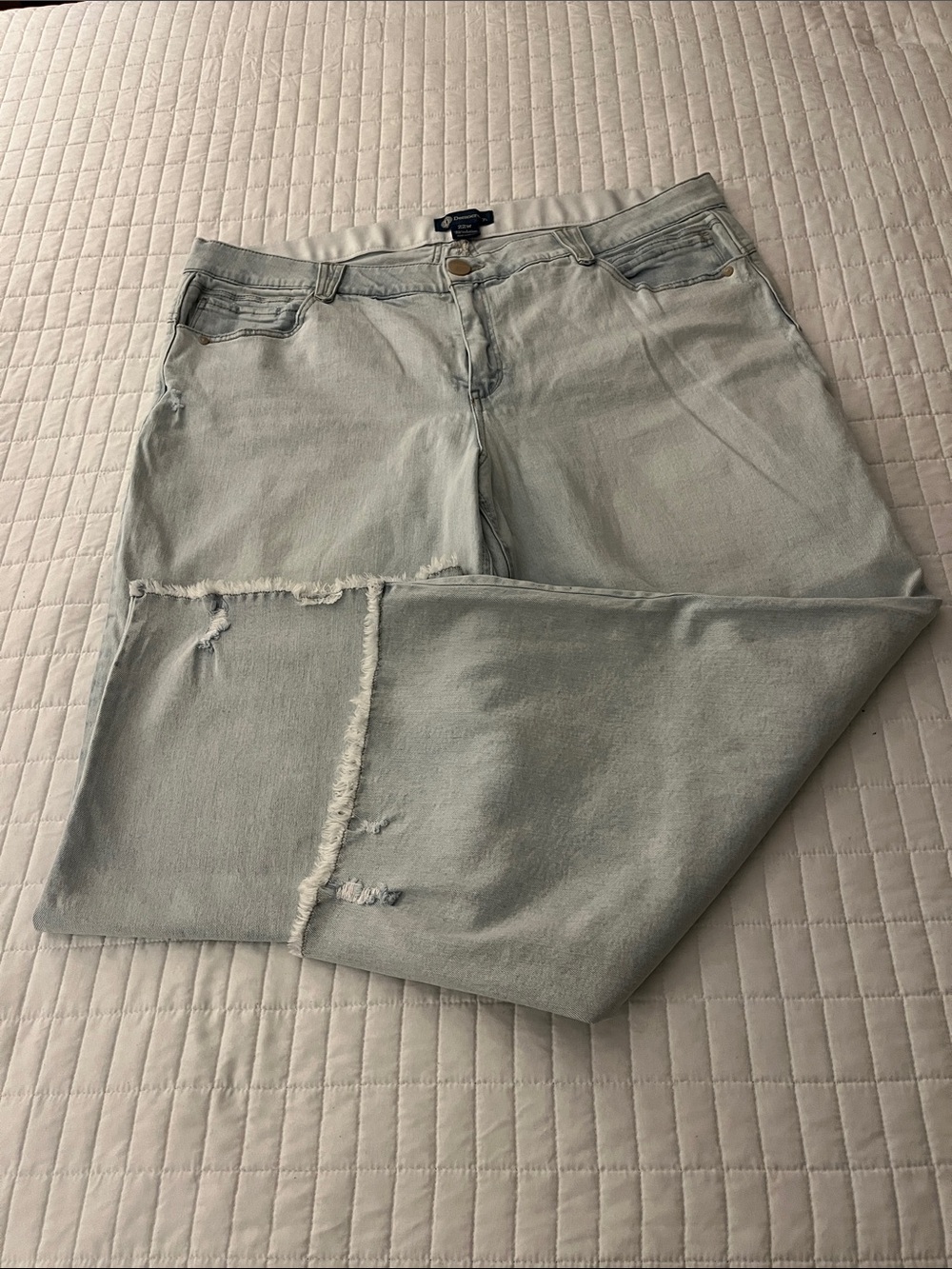 Democracy Bleach Wash Lightly Distressed Women’s Jeans w/Frayed Hem